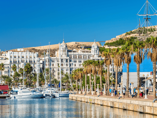 Image of the historic port in Alicante