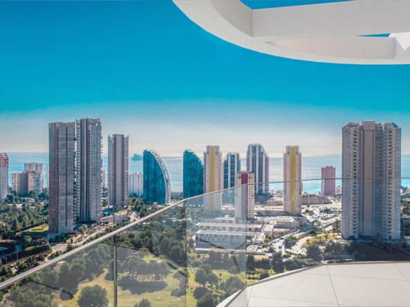 Eagle-Tower-terrace-01-view-suplusnis-benidorm