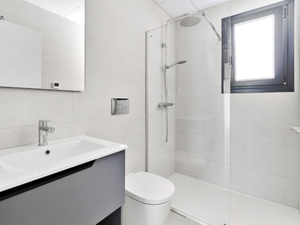 ‎Villa-Amalia-Mediterranean-Gardens-Bathroom-01-apartments-costa blanca-torrevieja