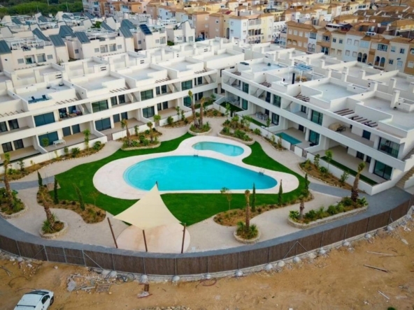 ‎Villa-Amalia-Mediterranean-Gardens-Project-Fase-I-pool-apartment-suplusnis